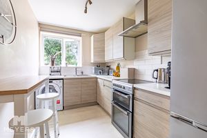 Kitchen- click for photo gallery